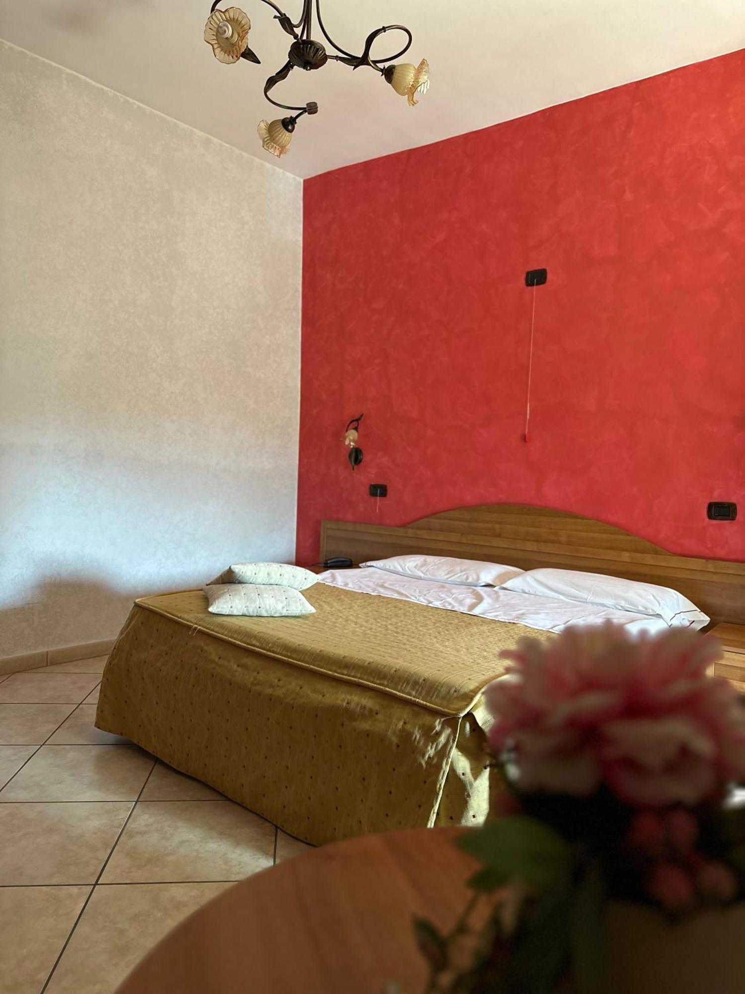 Hotel Il Giardino Degli Aranci Nola Eksteriør bilde